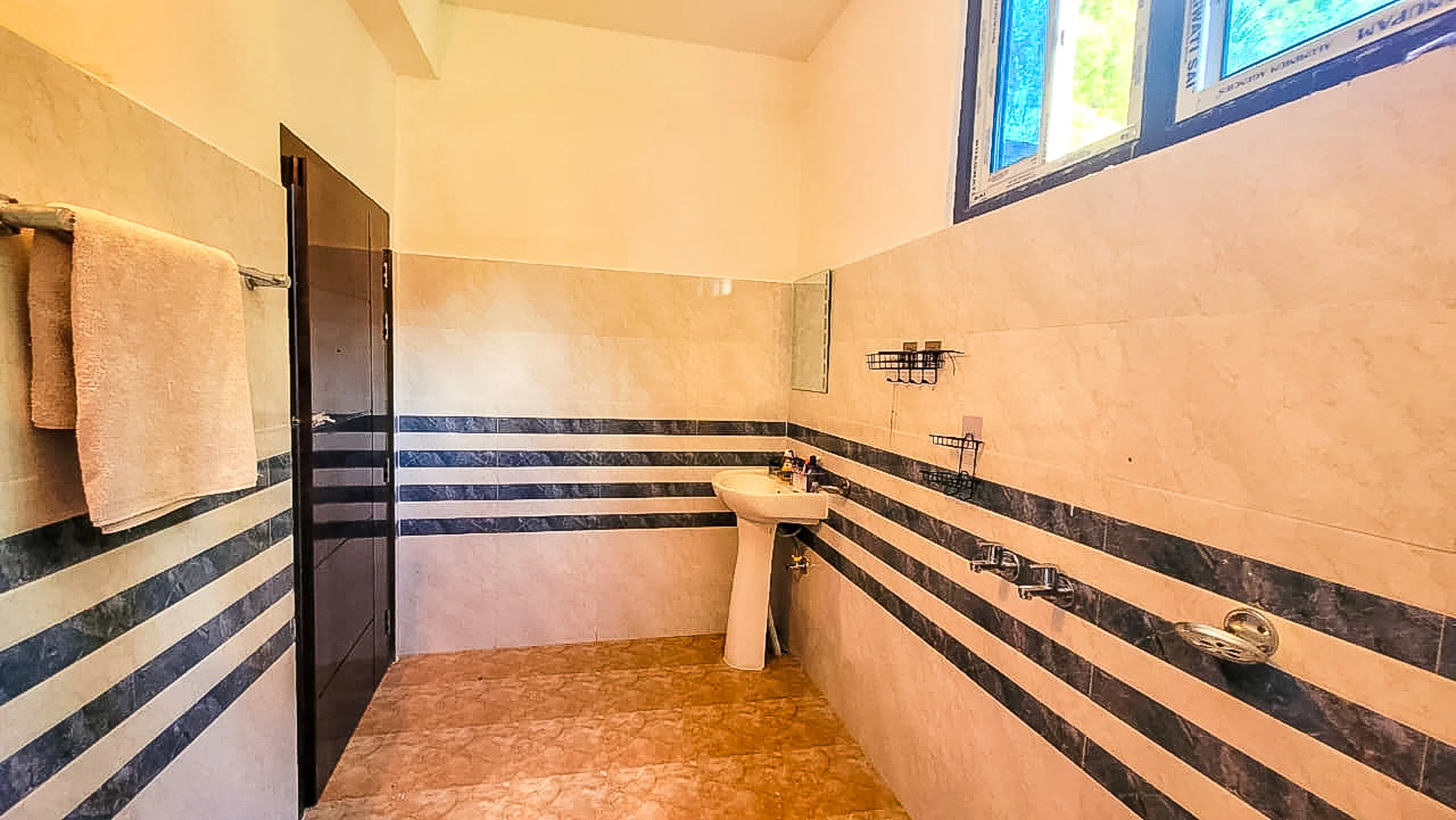 Firong Stay clean bathroom facilities with modern amenities
